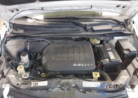 2014 Chrysler Town & Country Touring from USA, damaged, VIN 2C4RC1BG2ER294917